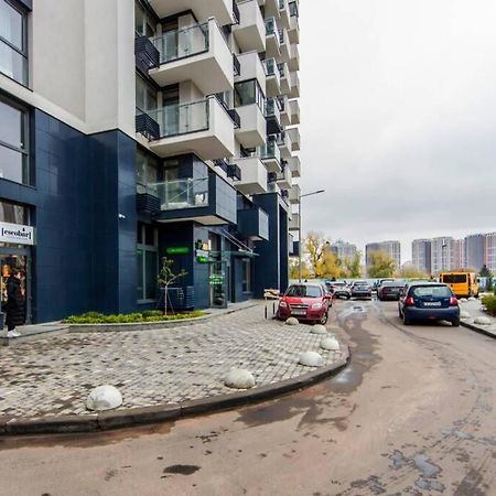 Новые Светлые Апартаменты Метро Славутич Kiev Exterior foto