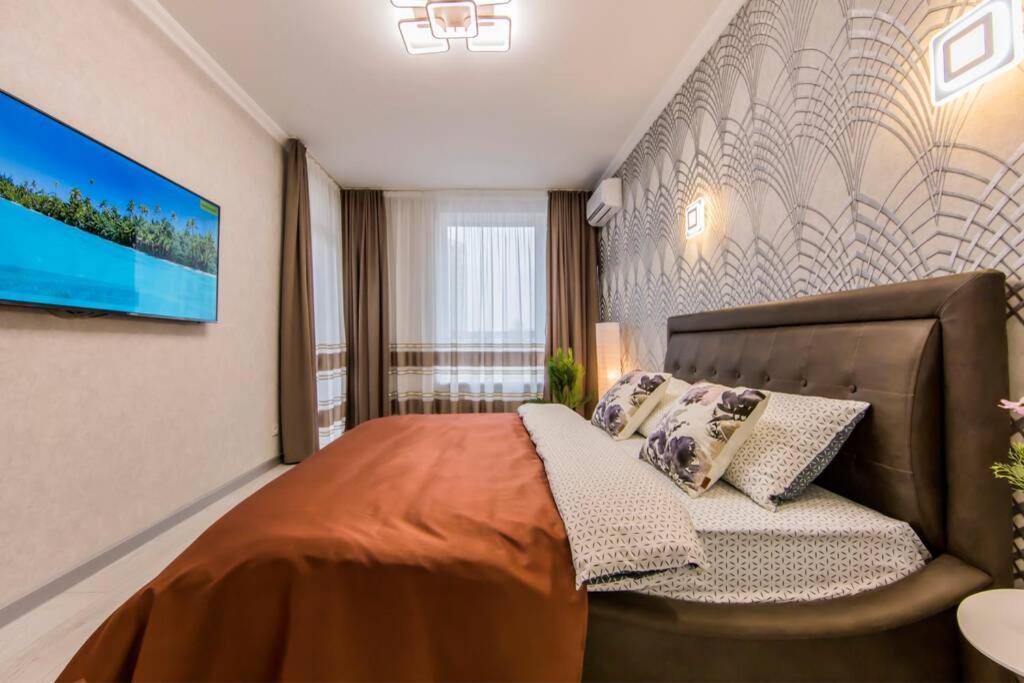 Новые Светлые Апартаменты Метро Славутич Kiev Exterior foto
