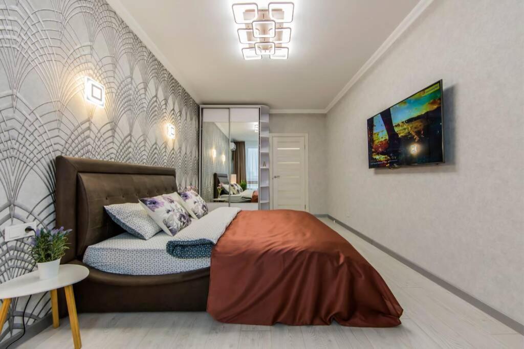 Новые Светлые Апартаменты Метро Славутич Kiev Exterior foto